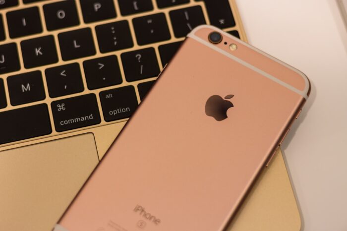 Refurbished iPhone Xs rose gold